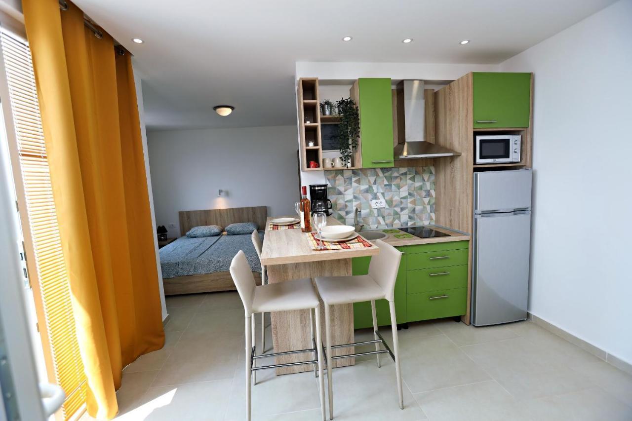 Apartments Oktopus Sutomore Eksteriør billede